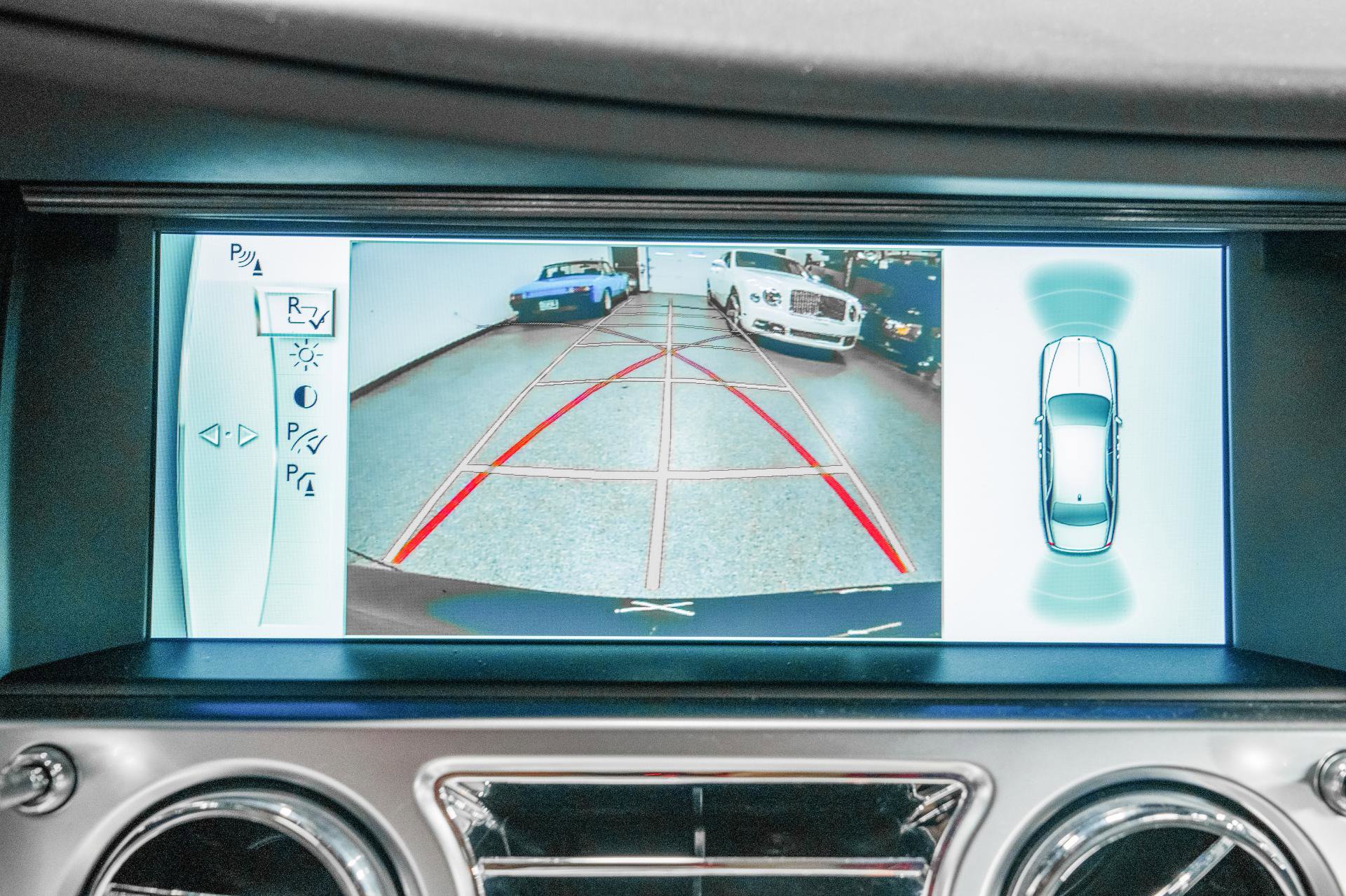 Used 2014 Rolls-Royce Ghost image 37