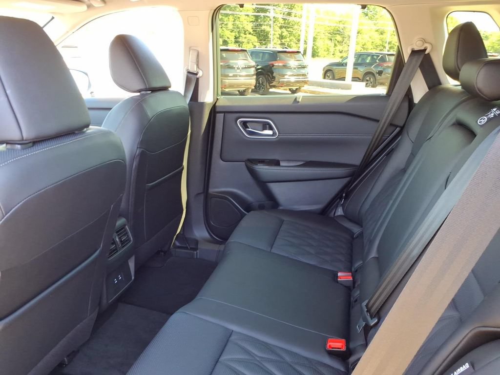 New 2026 Nissan Rogue Platinum AWD/4WD image 8