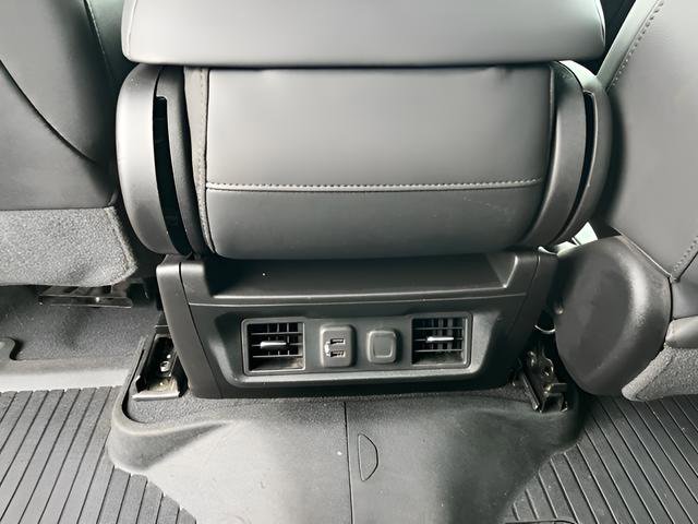 Used 2020 Chevrolet Silverado 2500 LTZ image 34