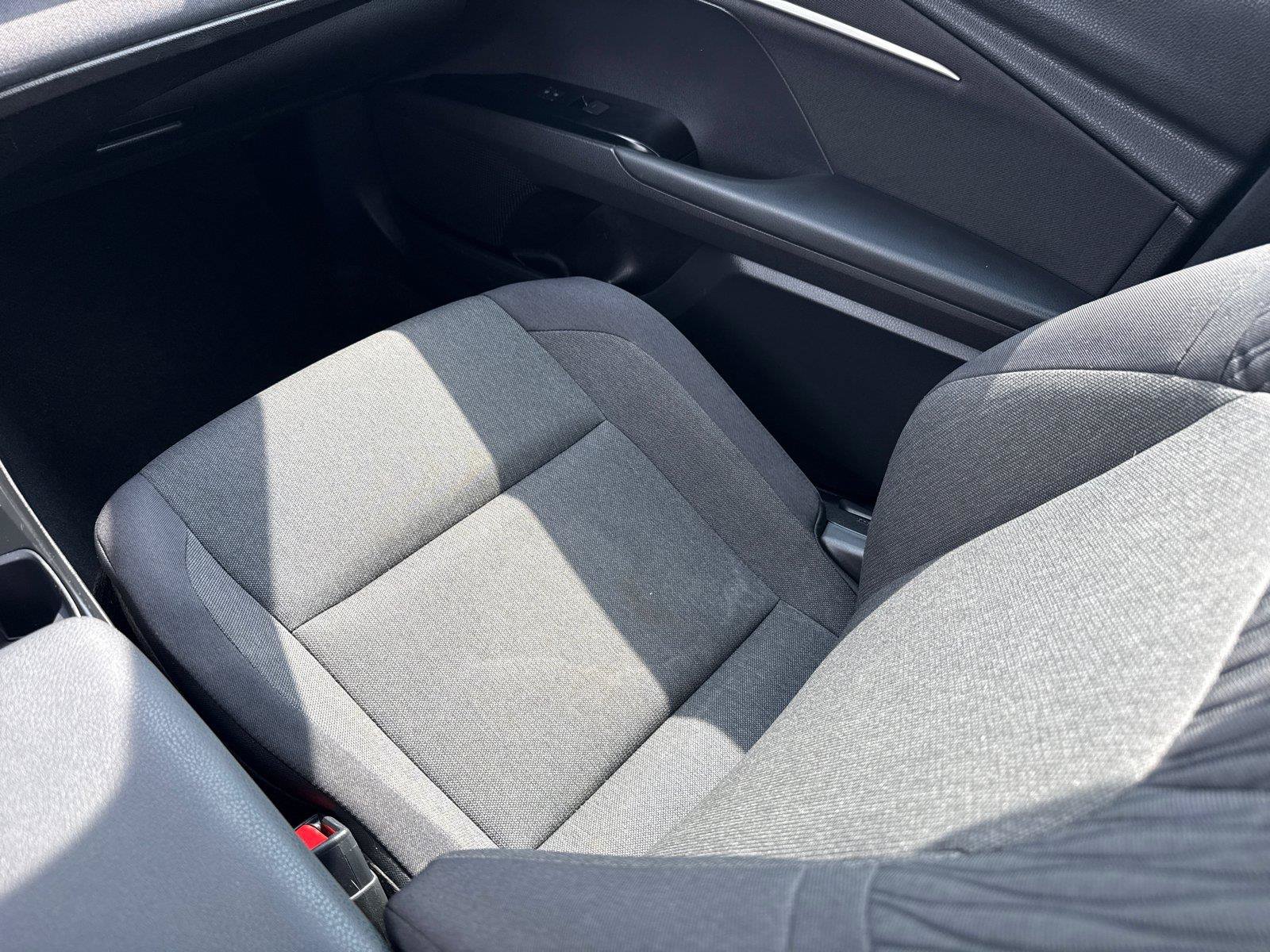 Used 2025 Toyota Camry LE FWD image 29