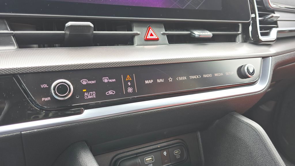 Certified 2025 Kia Sportage SX FWD image 34
