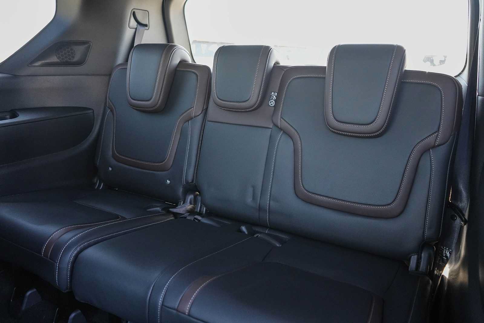 New 2026 Nissan Armada SL w/ Captain's Chari Seat Package AWD/4WD image 37