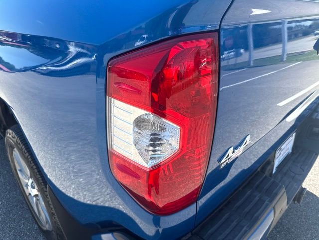 Used 2017 Toyota Tundra Limited w/ Limited Premium Package AWD/4WD image 10