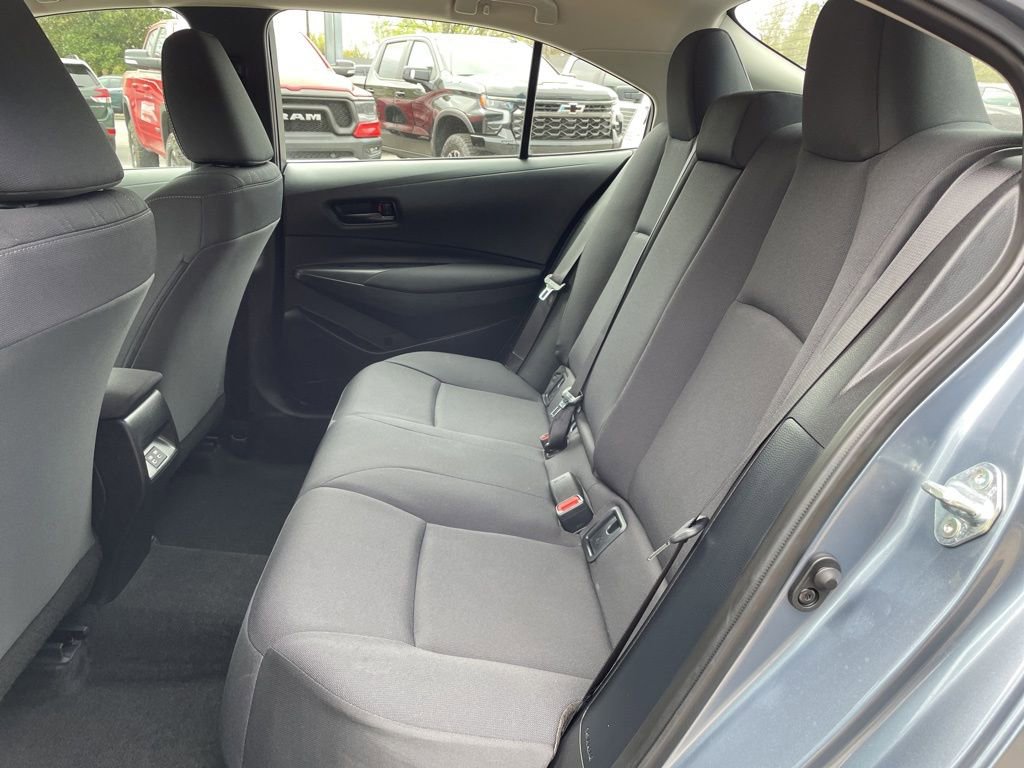 Used 2025 Toyota Corolla LE image 38