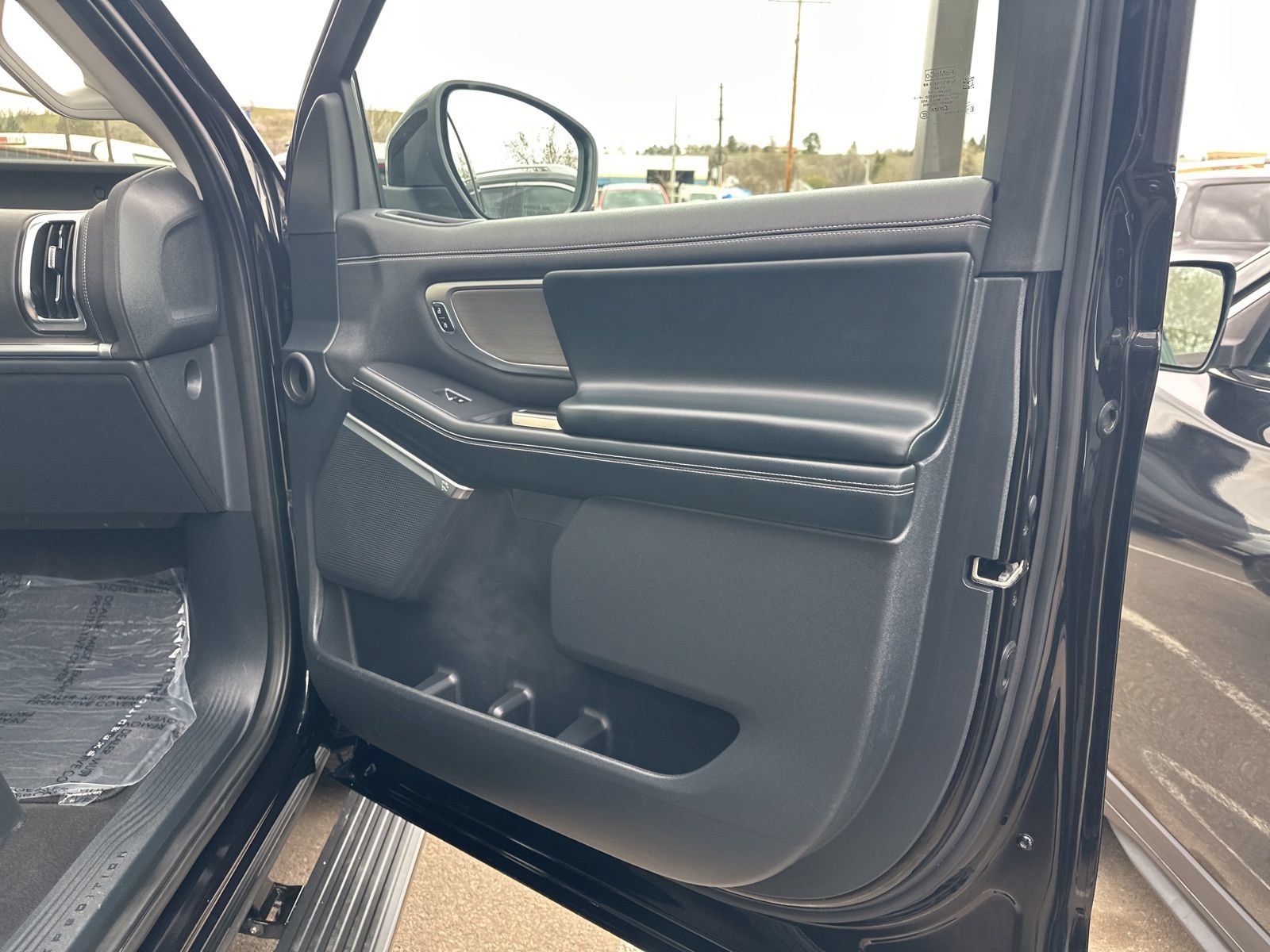 Used 2025 Ford Expedition Max Platinum AWD/4WD image 46