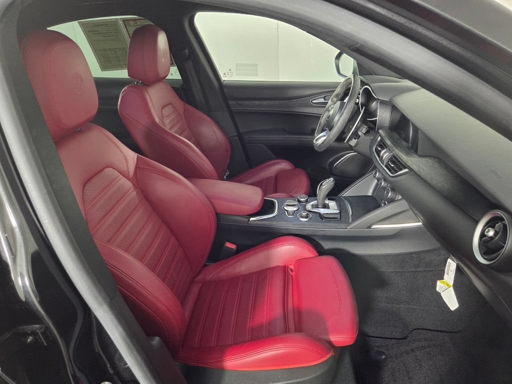 Used 2023 Alfa Romeo Stelvio Sprint RWD image 30