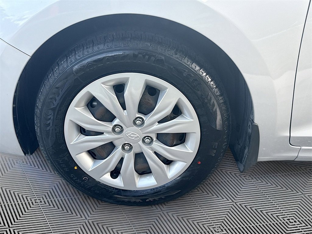 Used 2022 Hyundai Accent SE image 32