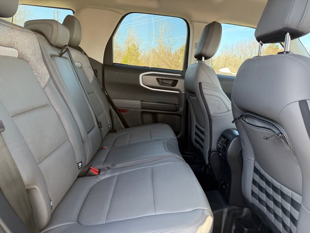 Used 2025 Ford Bronco Sport Badlands image 16