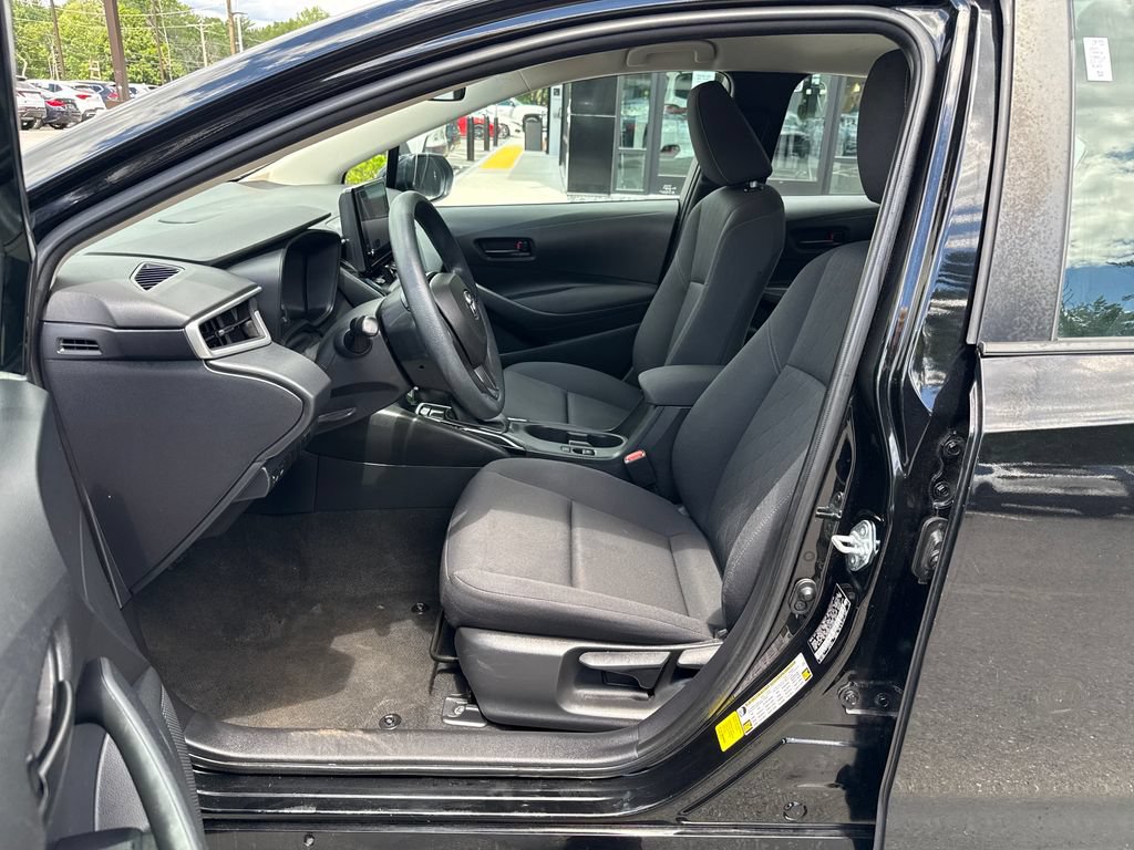 Used 2023 Toyota Corolla LE FWD image 9
