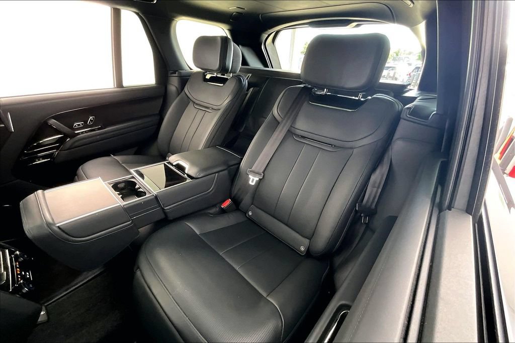 Used 2023 Land Rover Range Rover SV AWD/4WD image 34
