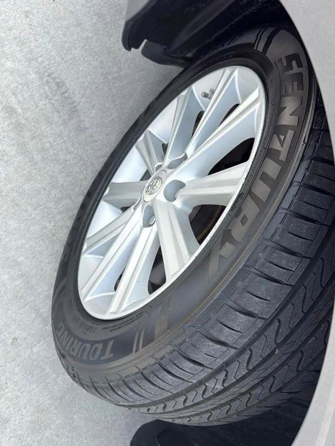 Used 2012 Toyota Camry XLE FWD image 2