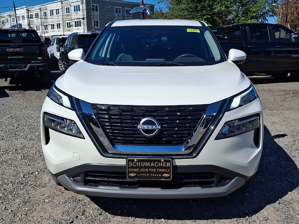 Used 2023 Nissan Rogue SV AWD/4WD image 2