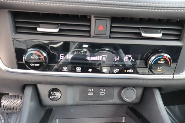 Used 2024 Nissan Rogue SV FWD image 36