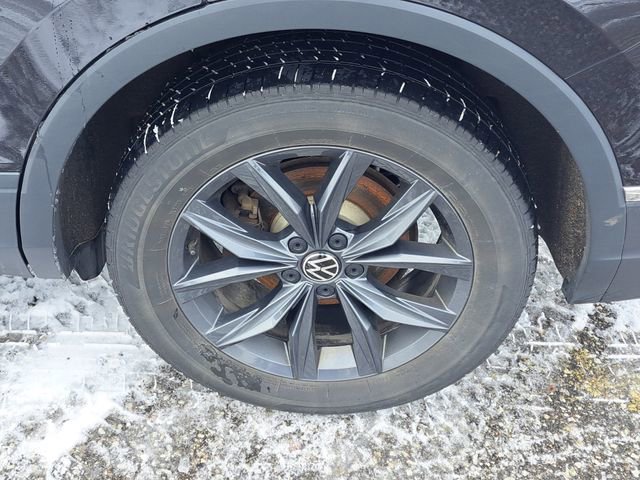 Used 2022 Volkswagen Tiguan SE image 29