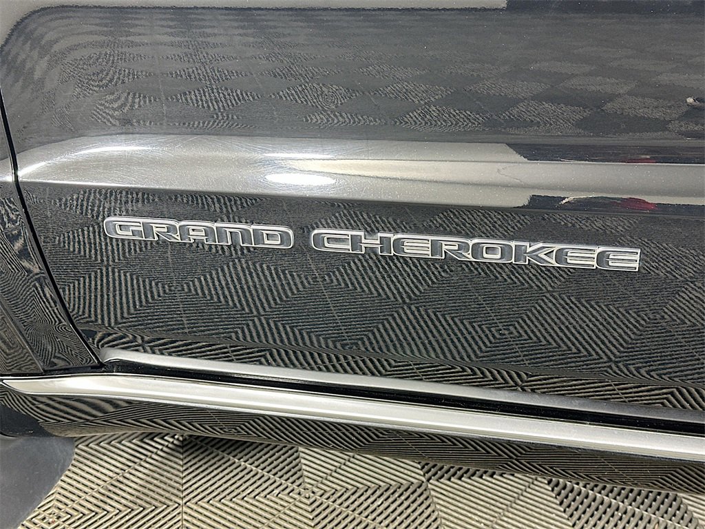 Used 2018 Jeep Grand Cherokee Summit w/ Platinum Series Group image 29