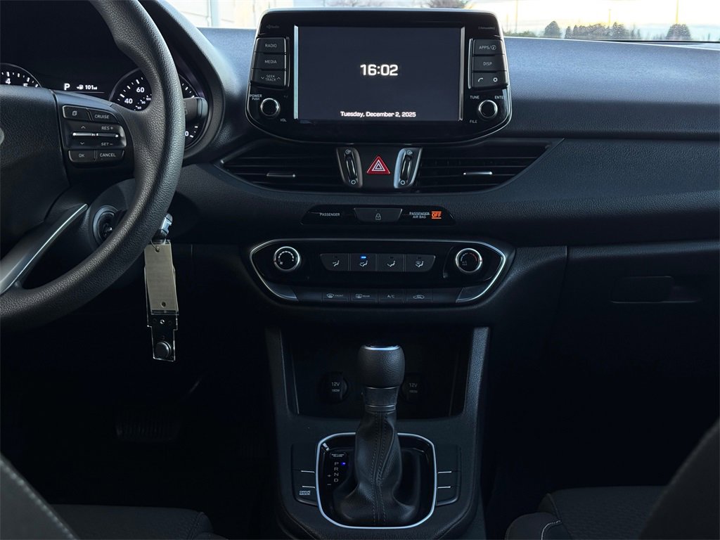 Used 2018 Hyundai Elantra GT image 17