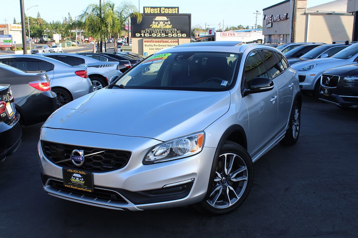 Used 2018 Volvo V60 T5 Cross Country AWD/4WD image 2
