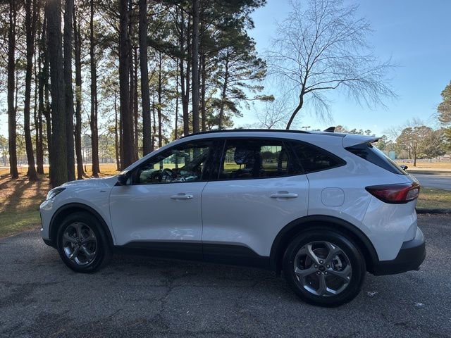 Used 2025 Ford Escape ST-Line image 6