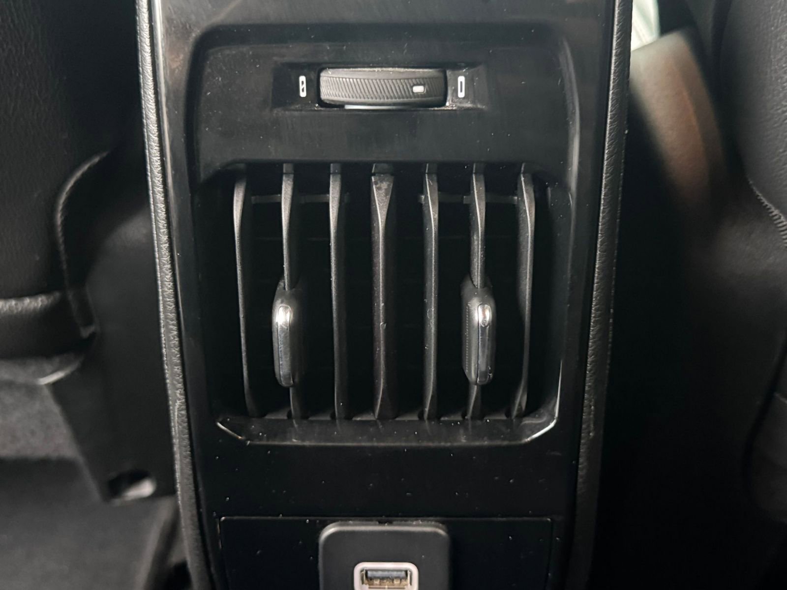 Used 2025 Jeep Compass Trailhawk image 23