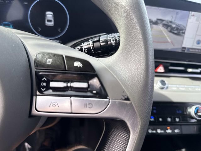 Used 2024 Hyundai Elantra SEL image 27