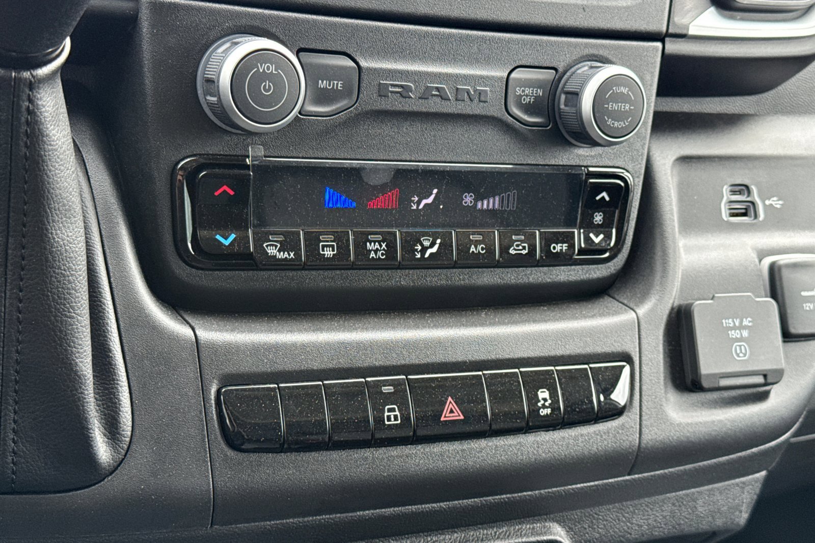 New 2026 RAM ProMaster 2500 w/ Quick Order Package 22G SLT image 18