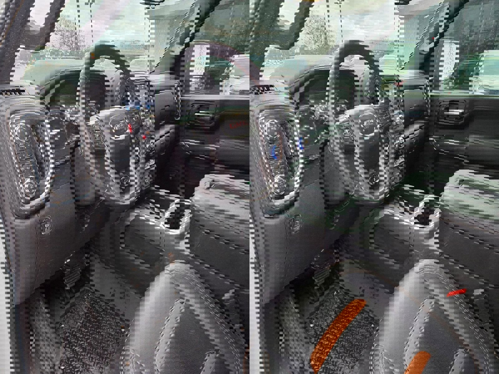 Used 2021 GMC Sierra 2500 AT4 w/ AT4 Premium Plus Package image 11