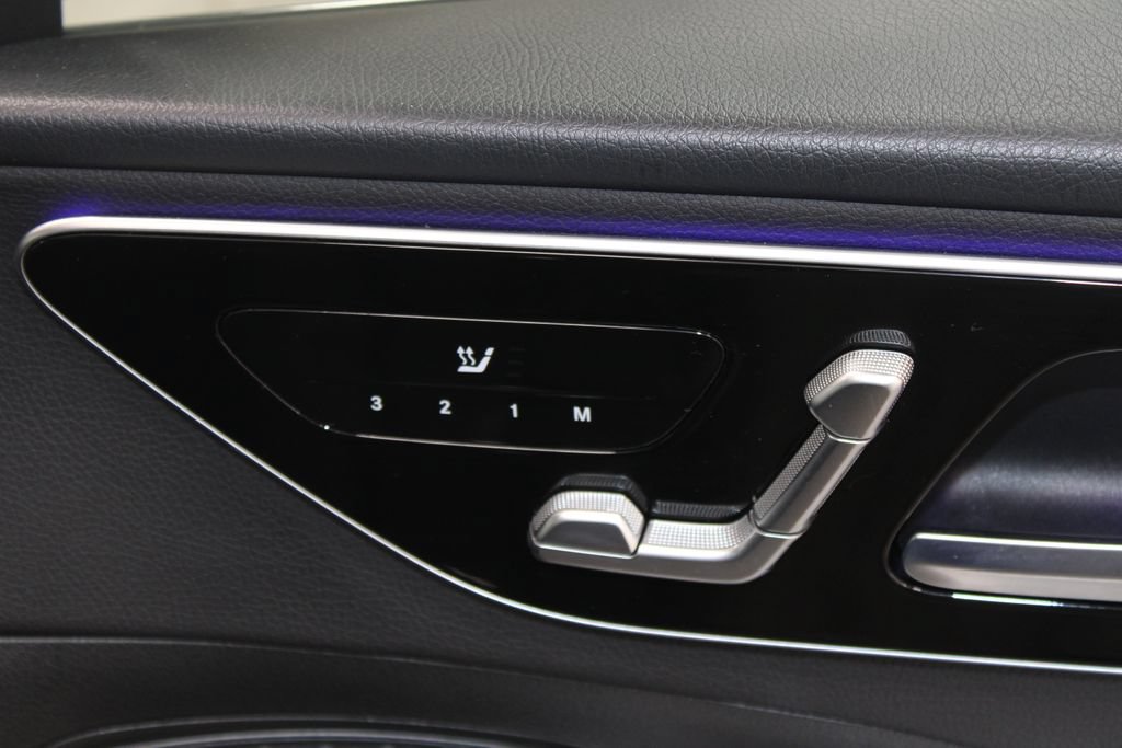 Used 2025 Mercedes-Benz C 300 Sedan image 23