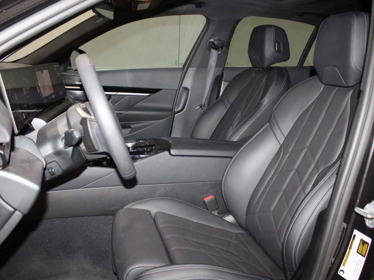 Certified 2025 BMW 530i image 11