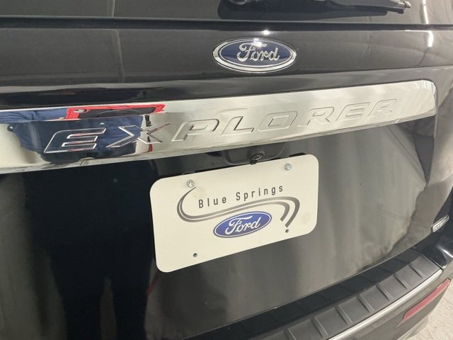 Used 2022 Ford Explorer Limited w/ Hybrid Equipment Group 310A image 5