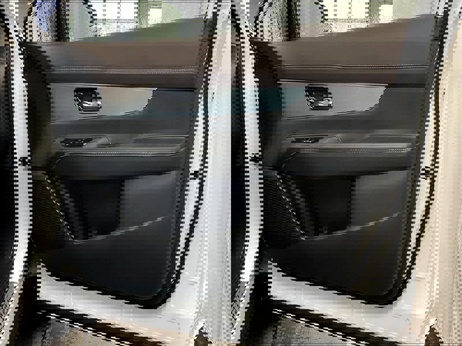 Certified 2026 Nissan Murano Platinum w/ Cargo Package image 12