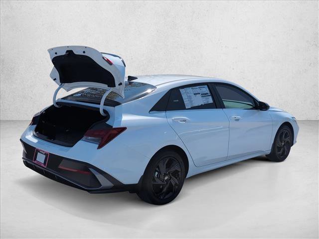 New 2026 Hyundai Elantra SEL Sport Premium image 2