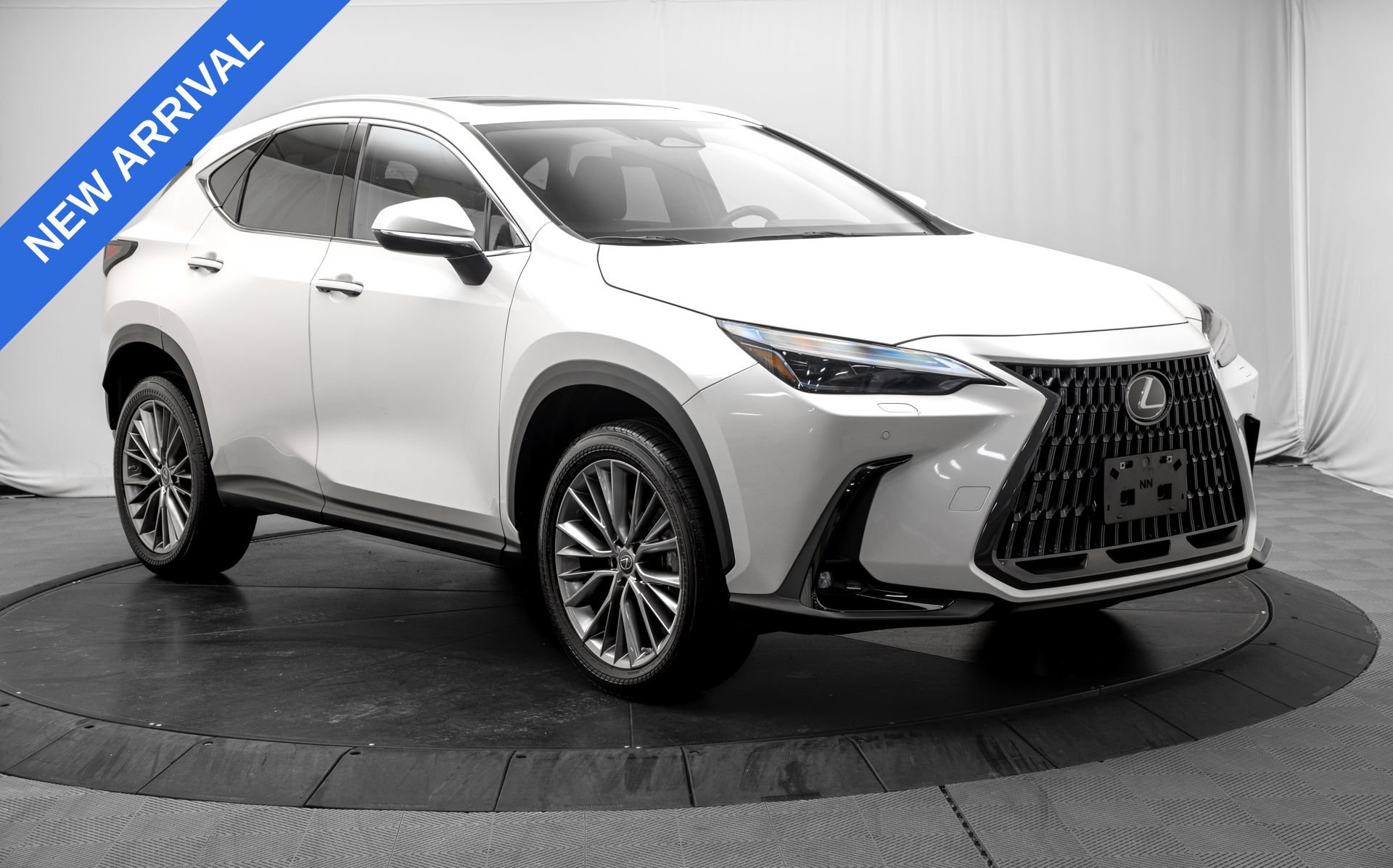 Used 2023 Lexus NX 350 AWD image 9