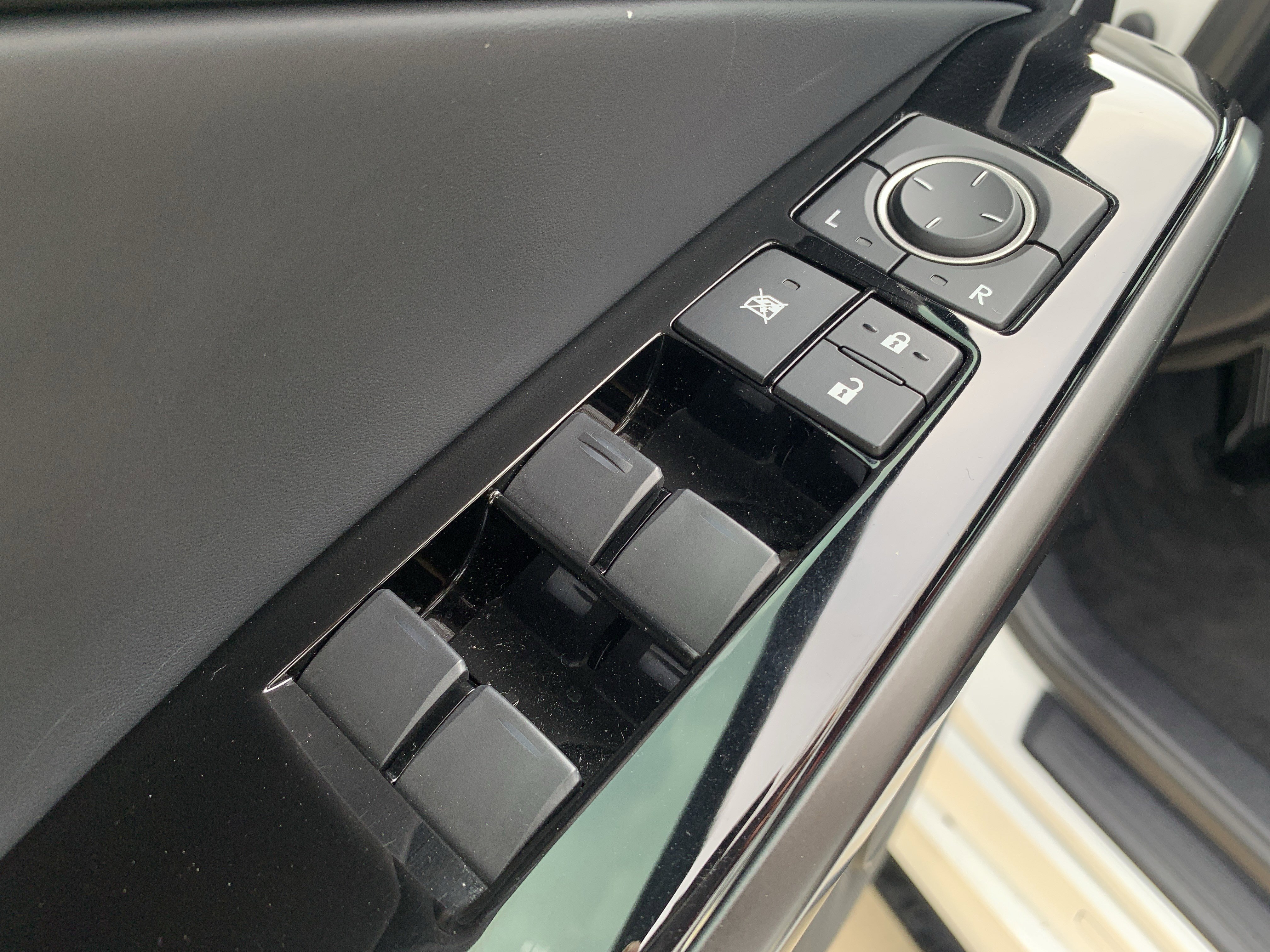 Certified 2025 Lexus IS 350 F Sport image 15