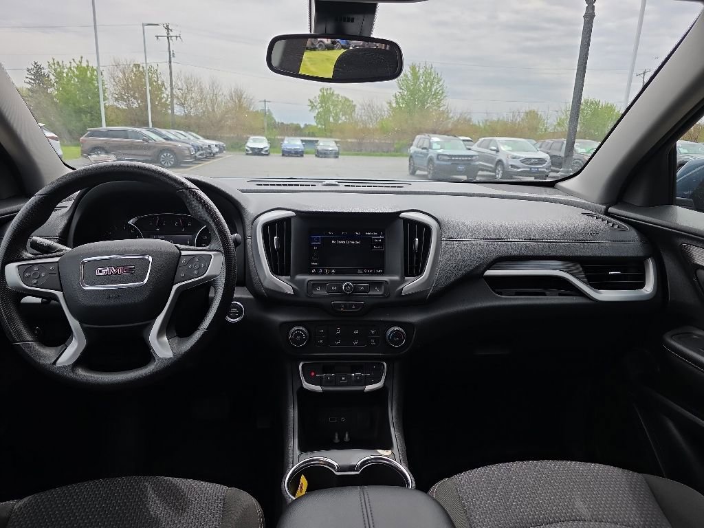 Used 2024 GMC Terrain SLE AWD/4WD image 10