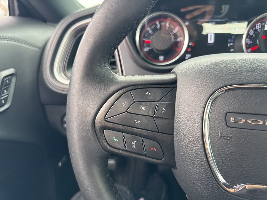 Used 2022 Dodge Challenger SXT w/ Plus Package image 17