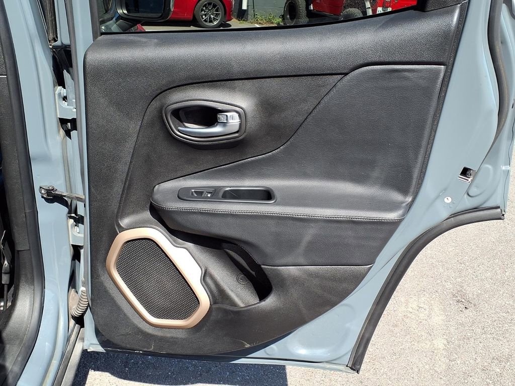 Used 2017 Jeep Renegade Limited FWD image 14