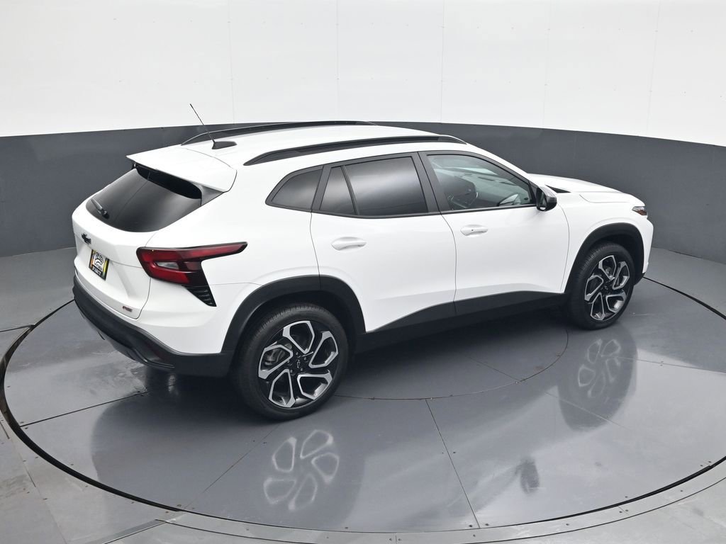 Used 2024 Chevrolet Trax RS w/ Driver Confidence Package image 13