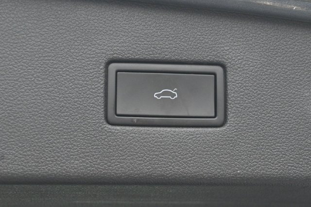 Used 2023 Volkswagen Tiguan SE FWD image 30