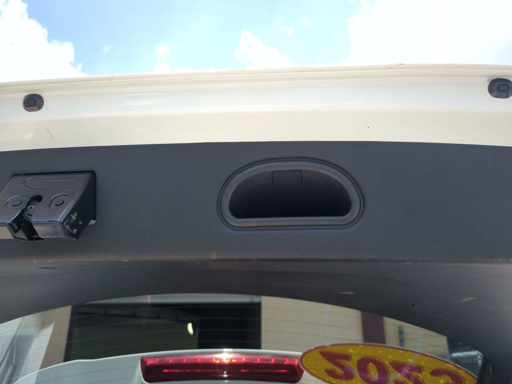 Used 2023 Hyundai Kona Limited w/ Cargo Package FWD image 15
