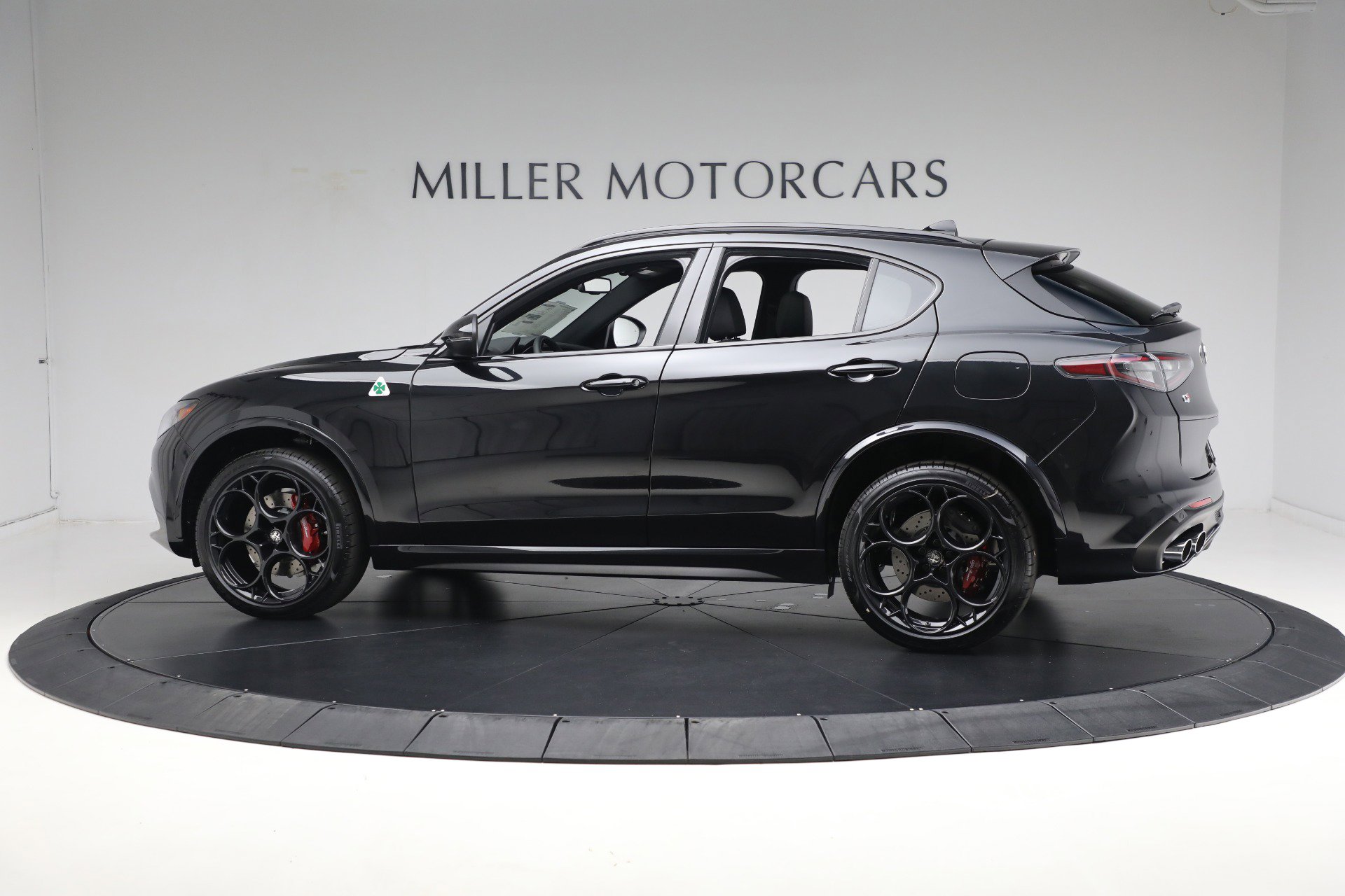 New 2024 Alfa Romeo Stelvio Quadrifoglio w/ Active Assist Plus Package AWD/4WD image 8