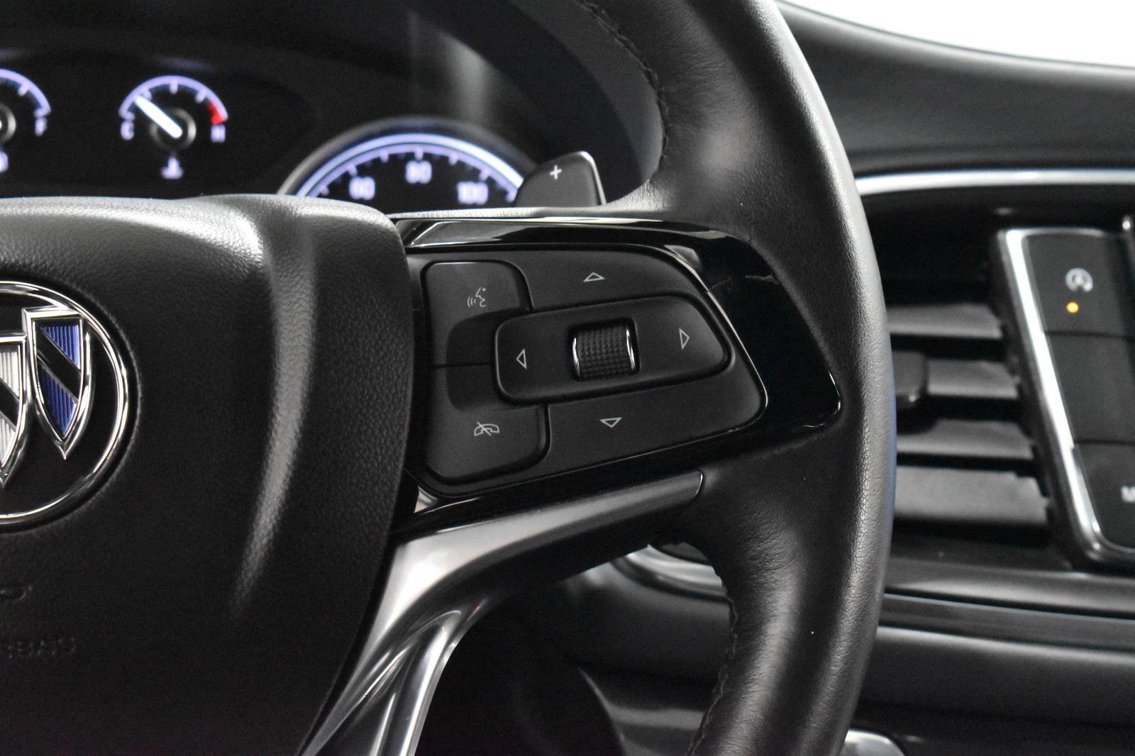 Used 2024 Buick Enclave Essence w/ Sport Touring Edition image 10