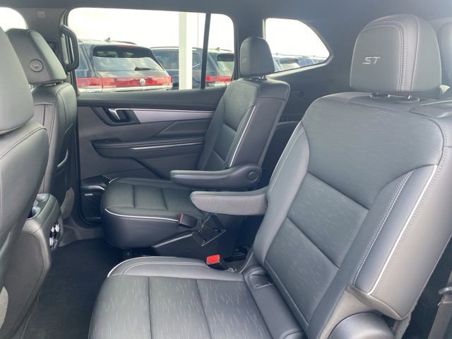 Used 2025 Buick Enclave Sport Touring image 10