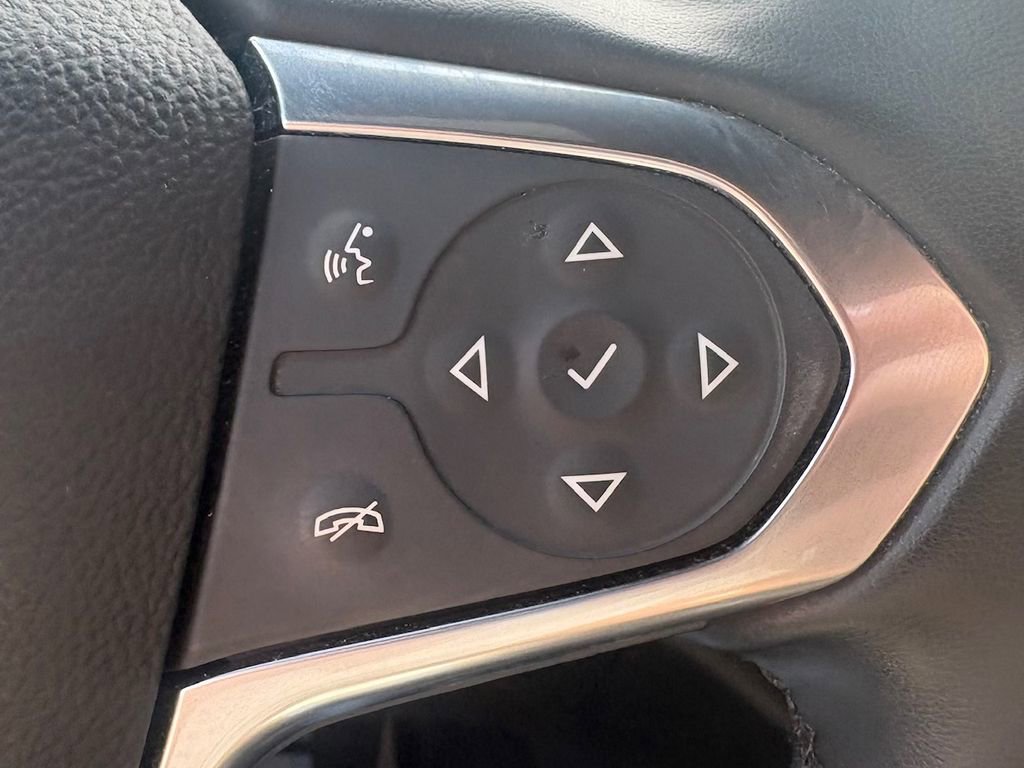 Used 2023 Chevrolet Traverse LT image 8