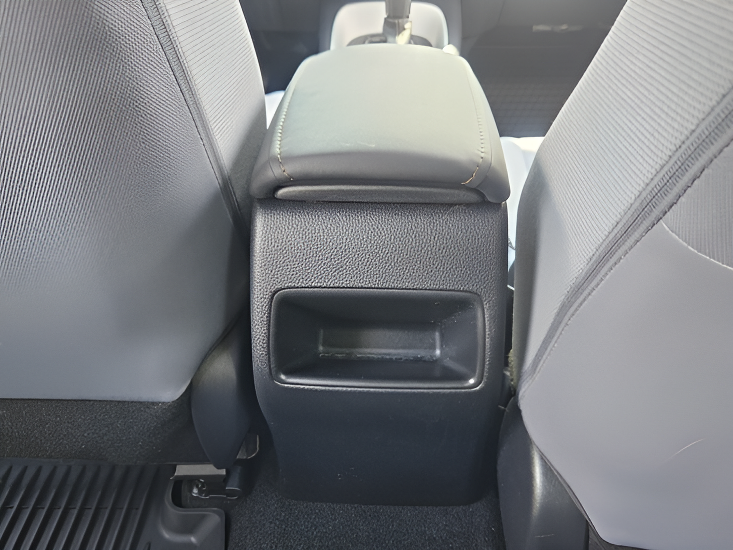 Used 2021 Toyota Corolla SE FWD image 10