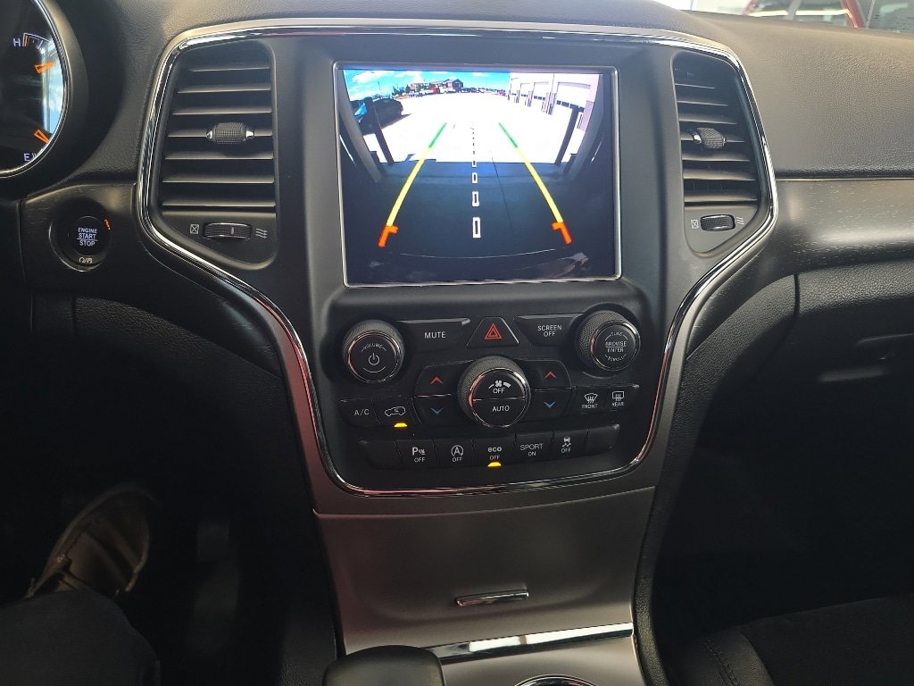 Used 2018 Jeep Grand Cherokee Altitude AWD/4WD image 13