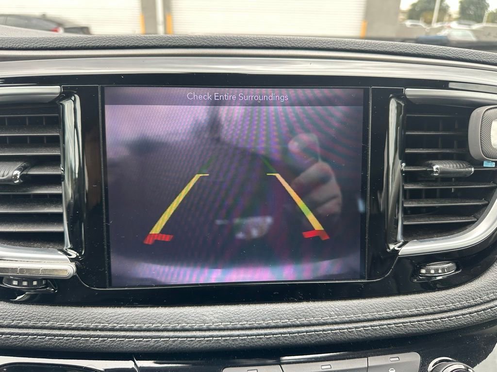 Used 2018 Chrysler Pacifica Limited FWD image 14