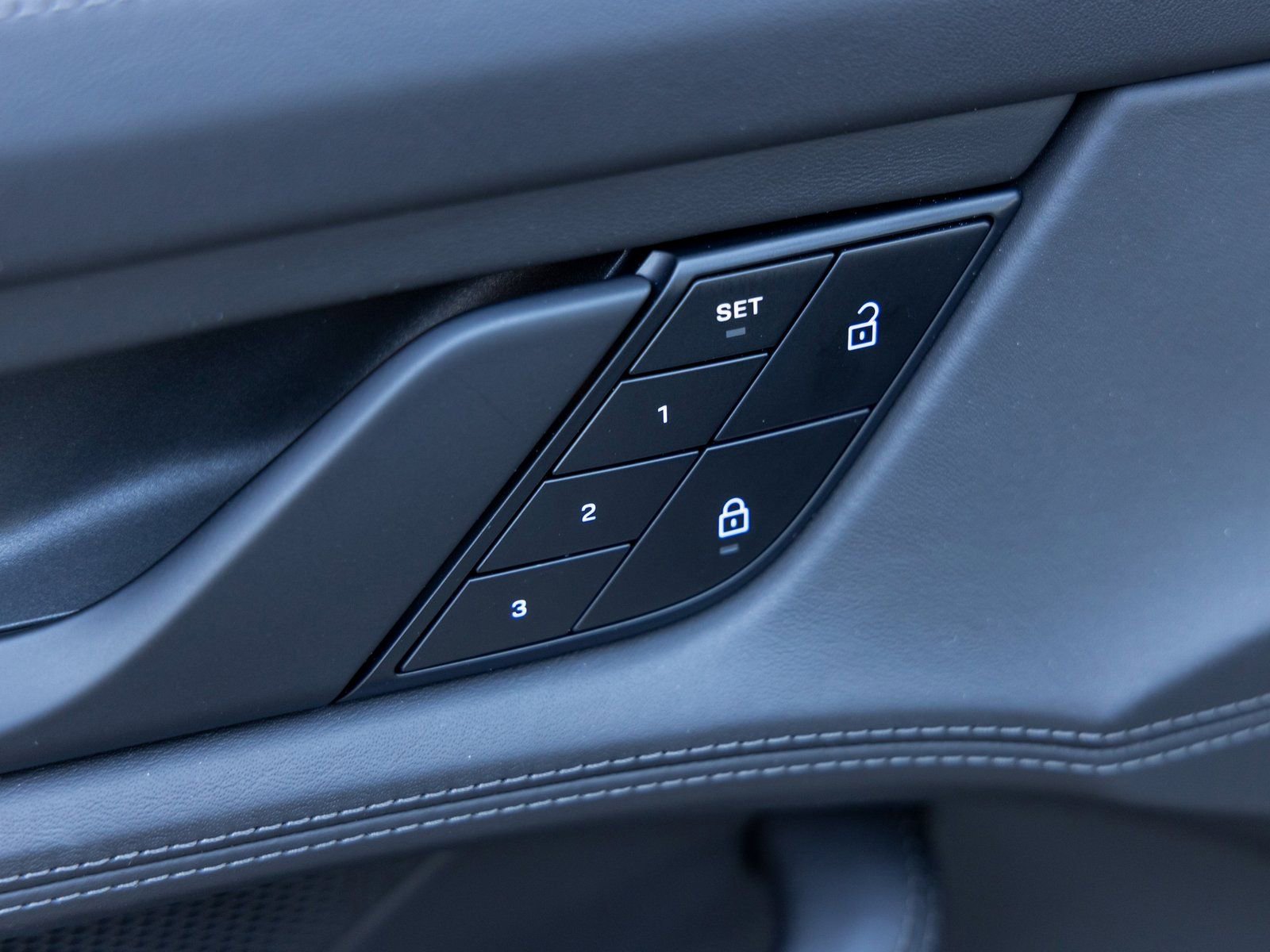 Used 2023 Porsche Taycan Turbo image 21