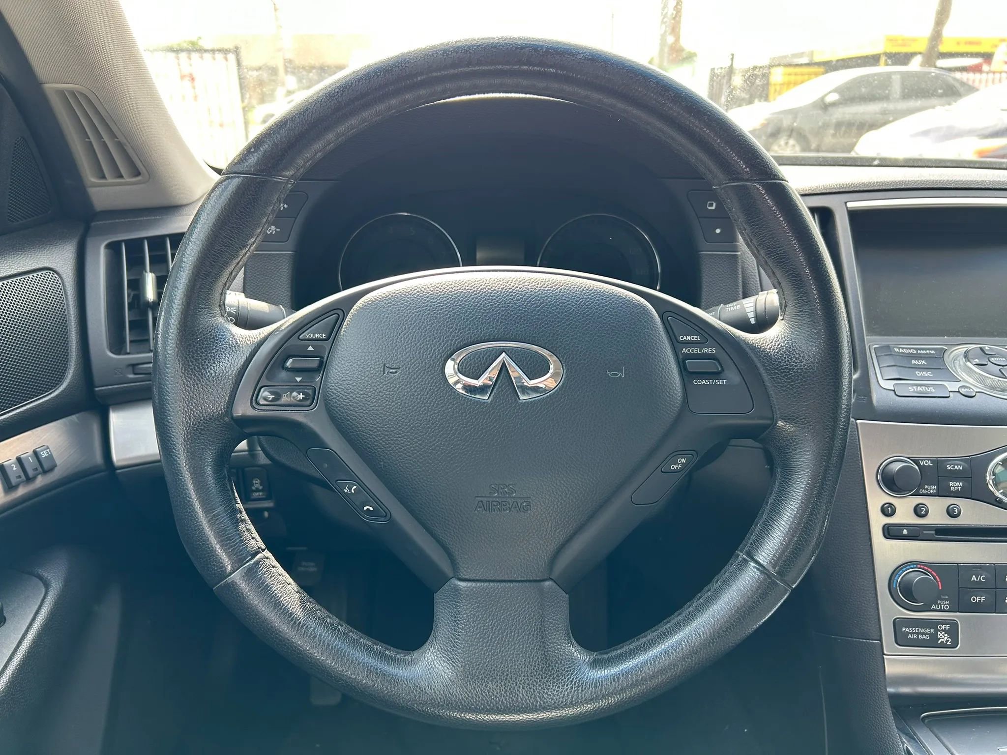 Used 2012 INFINITI G37 Journey w/ Premium Pkg image 19