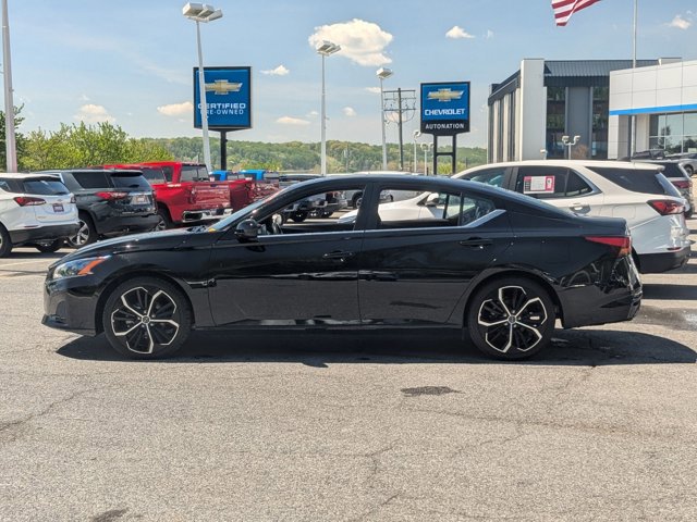 Used 2024 Nissan Altima 2.5 SR FWD image 9
