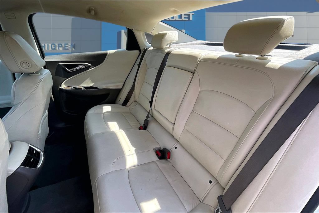 Used 2022 Chevrolet Malibu LT w/ Leather Package FWD image 22